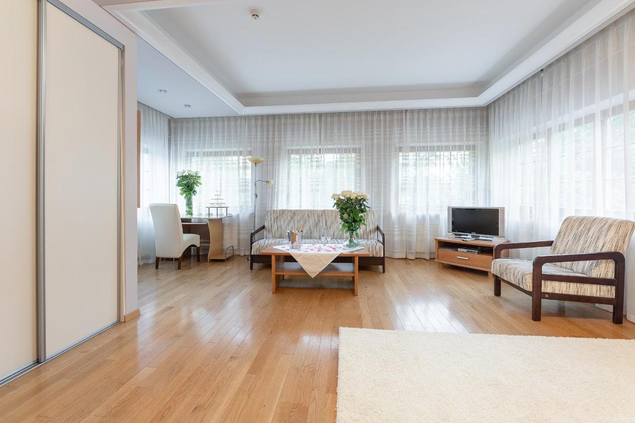 Room In Guest Room - Valensija - Large Suite Jūrkalne Εξωτερικό φωτογραφία