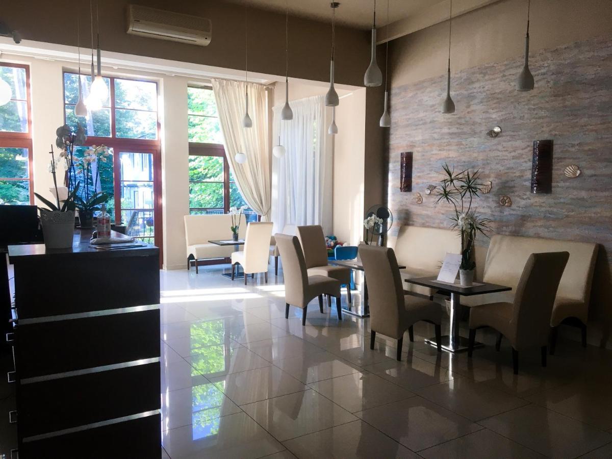 Room In Guest Room - Valensija - Large Suite Jūrkalne Εξωτερικό φωτογραφία