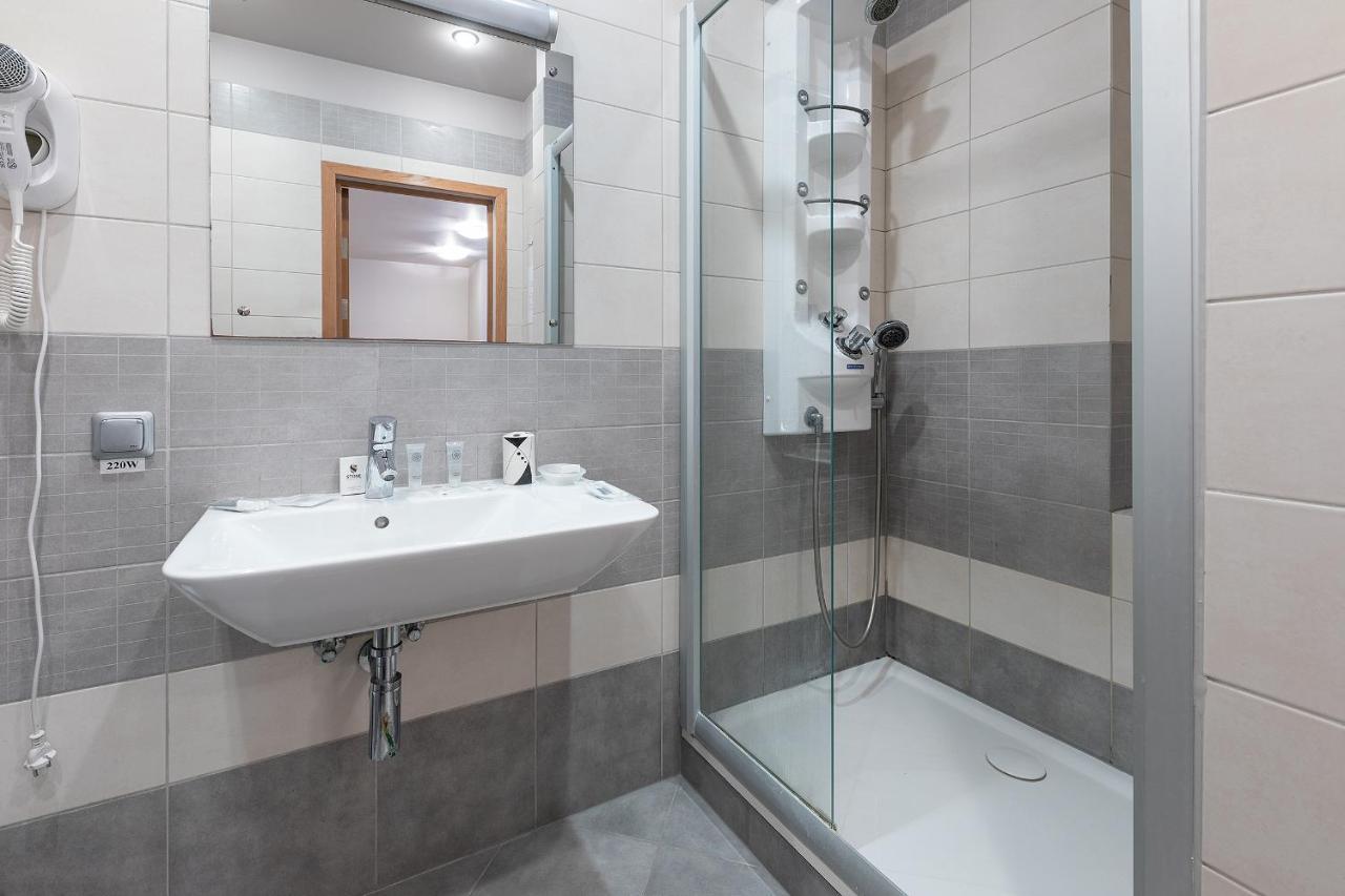 Room In Guest Room - Valensija - Large Suite Jūrkalne Εξωτερικό φωτογραφία