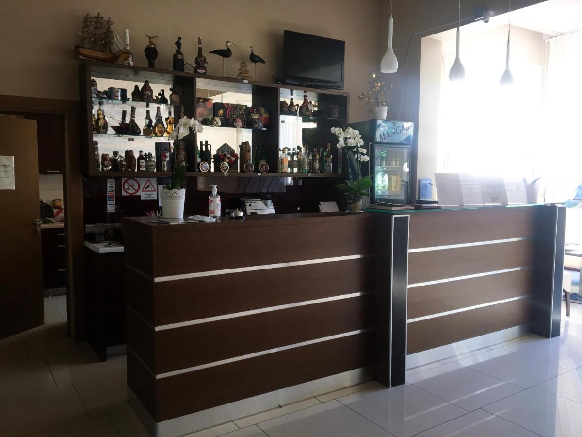 Room In Guest Room - Valensija - Large Suite Jūrkalne Εξωτερικό φωτογραφία